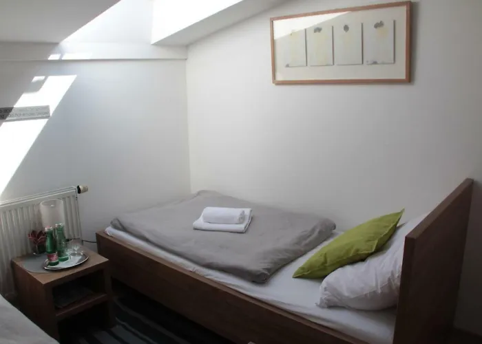 Orlan Отель Братислава